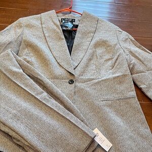 Larry Levine Women's Gray Textured Pantsuit Jacket